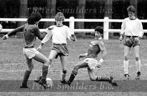 Edwin Smulders in aktie voor PSV TOP B Jeugd tegen Fretin (Frankrijk ) 3 april 1983
Erwin Dekker