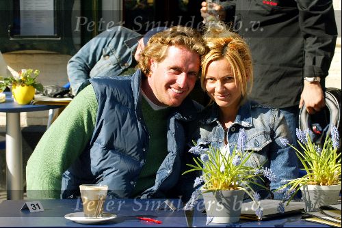 Amsterdam 28 maart 2002
Tatjana, mariska Hulscher Rene Ros en Edwin SDmulders op terras op PC
