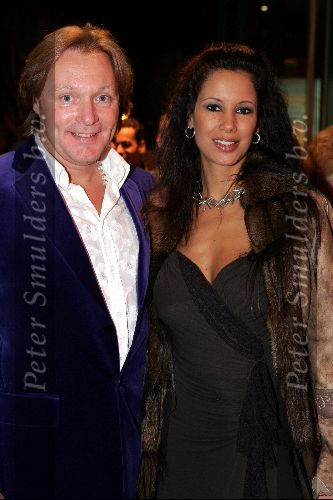 Den Haag 22 november 2004
Feestje Holland Casino in het circustheater.
Erwin Kettman met Manuela