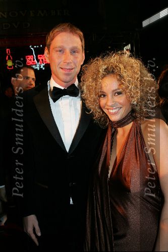 Amsterdam 8 november 2004
Premiere Bridget Jones  in tuschinski.
Fajah Lourens met vriend Thomas