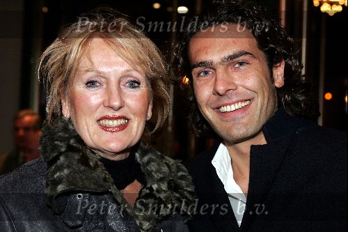 Den Haag 22 november 2004
Feestje Holland Casino in het circustheater.
Ferenc Lorch met moeder