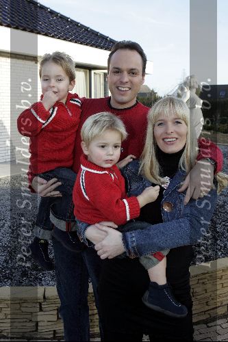 Fijnaart 25 november 2004
Frans Bauer zijn zwangere vrouw Mariska Bauer