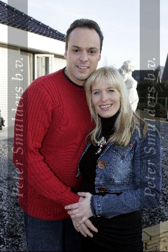 Fijnaart 25 november 2004
Frans Bauer zijn zwangere vrouw Mariska Bauer