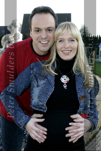 Fijnaart 25 november 2004
Frans Bauer zijn zwangere vrouw Mariska Bauer