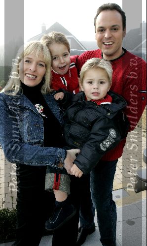 Fijnaart 25 november 2004
Frans Bauer en familie opnames met Sinterklaas en Kamelen.  Frans met Mariska Christian en Jan
