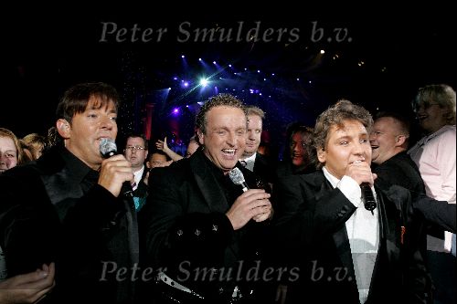Rotterdam 6 december 2004
Optreden Gerard Joling in Ahoy.
Gerard Joling  Rene Froger en gordon