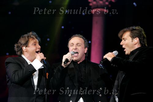 Rotterdam 6 december 2004
Optreden Gerard Joling in Ahoy.
Gerard Joling   Gordon en Rene Froger