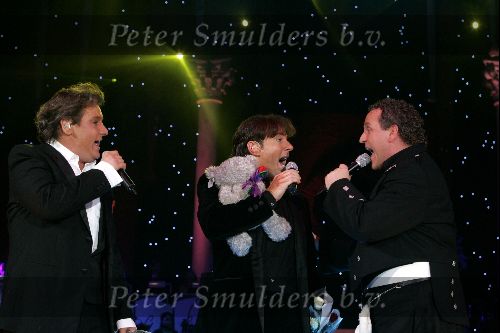 Rotterdam 6 december 2004
Optreden Gerard Joling in Ahoy.
Gerard Joling   Gordon en Rene Froger