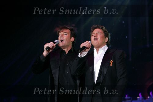 Rotterdam 6 december 2004
Optreden Gerard Joling in Ahoy.
Gerard Joling  en Rene Froger