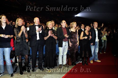 Rotterdam 6 december 2004
Optreden Gerard Joling in Ahoy.
Moeder Gerard met vriend en broer en zus Gerard