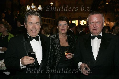 Amsterdam 29 november 2004
Presentatie nieuwe lijn Hans Schreuder in Tuschinski.
Otto Lenselink met vrouw en harry Mens