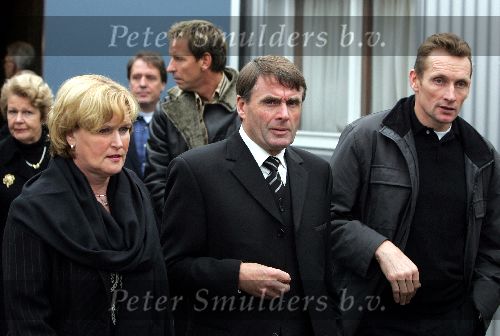 Alkmaar 8 november 2004
Herdenkingsdienst Gerrie Kneteman in alkmaar.
Hennie Kuiper met vrouw en Adri v d Poel