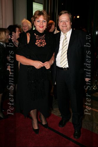 Den Haag 22 november 2004
Feestje Holland Casino in het circustheater.
Hilbert Nawijn met vrouw Corrie