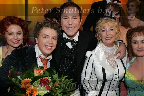 Eindhoven 21 november 2004
Premiere Hello Dolly in schouwburg Eindhoven.
 Jos Brink enWilleke Alberti en Jamai Idols