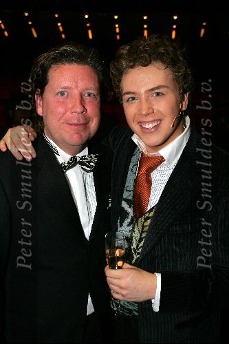 Eindhoven 21 november 2004
Premiere Hello Dolly in schouwburg Eindhoven.
Henkjan Smits met Jamai Idols