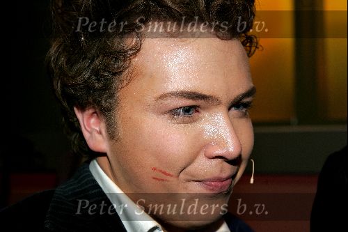 Eindhoven 21 november 2004
Premiere Hello Dolly in schouwburg Eindhoven.
Jamai Idols huilend