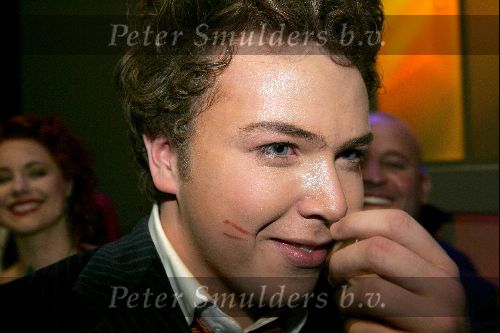 Eindhoven 21 november 2004
Premiere Hello Dolly in schouwburg Eindhoven.
Jamai Idols huilend