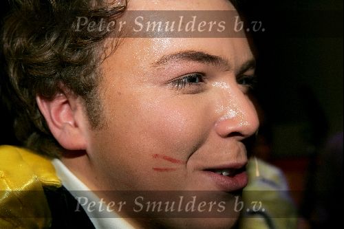 Eindhoven 21 november 2004
Premiere Hello Dolly in schouwburg Eindhoven.
Jamai Idols huilend