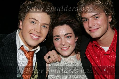 Eindhoven 21 november 2004
Premiere Hello Dolly in schouwburg Eindhoven.
Kim Lian v d Meij met Jamai en Jim Bakkum Jim Idols