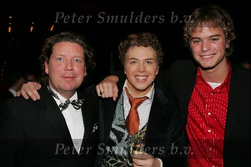 Eindhoven 21 november 2004
Premiere Hello Dolly in schouwburg Eindhoven.
Henkjan Smits met Jamai en Jim Bakkum Jim Idols