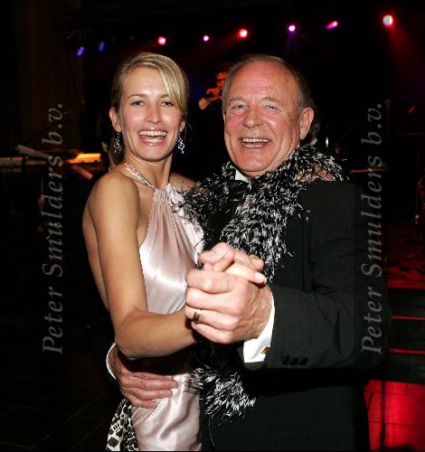 Arnhem 19 november 2004
Gala van de Ronnie Tober Foundation.
Jan Jochems en Anouk Voorveld