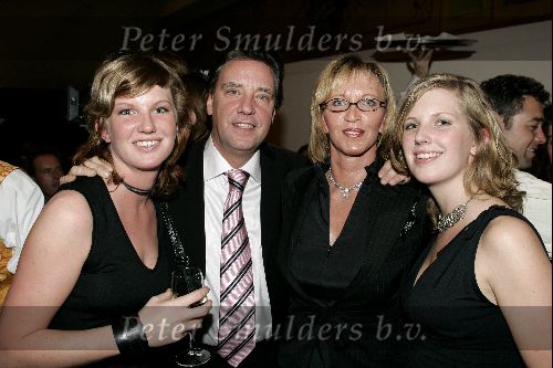 Amsterdam 26 november 2004
Premiere Andre v Duin in Carre
Jan Rietman met vriendin en dochters