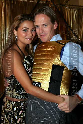 Amsterdam 4 november 2004
Presentatie Quote 500.
Georgina Verbaan en Jort Kelder met kogelvrij vest