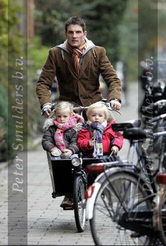 Amsterdam 27 november 2004
Prins Maurits met Anna en Lucas op bakfiets
