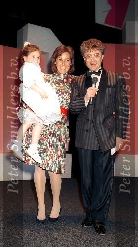 Eindhoven, 17 Maart 1989
Mieke Verhoeven met haar dochter en Jacques D\'Ancona