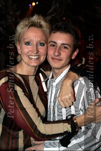 Rotterdam 6 december 2004
Optreden Gerard Joling in Ahoy.
Danny Froger met Natasja Froger