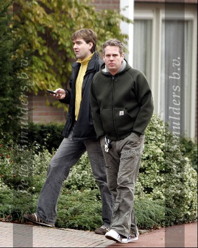 Velsen Driehuis 30 november 2004
Begrafenis Wim Rigter .
Thomas Acda en Paul de Munnik