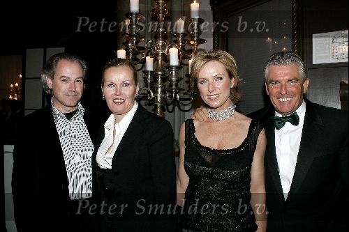 Den Bosch 27 november 2004
Modeshow Addy v d Krommenacker in de orangerie.
Piet Meurs en Thea Meurs en Peter Smulders en Ingeborg Smulders
Peter Smulders bv