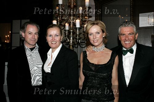 Den Bosch 27 november 2004
Modeshow Addy v d Krommenacker in de orangerie.
Piet Meurs en Thea Meurs en Peter Smulders en Ingeborg Smulders
Peter Smulders bv