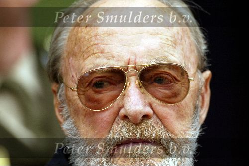 Best 16 september 2002
Prins Bernhard op bezoek in het oorlogsmuseum