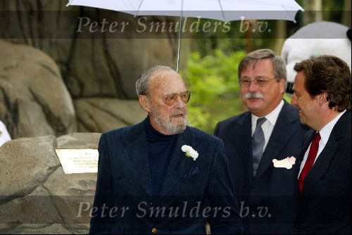 Kaatsheuvel  19 juni 2002
Prins Bernhard opening Panda droom in de Efteling
Bernhard en Hans Weijers