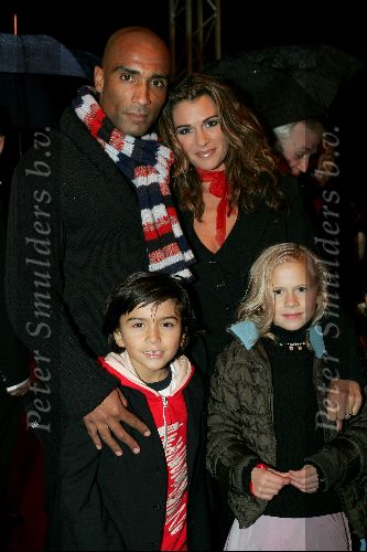 Almere 12 november 2004
Premiere Incredibles in nieuwe bioscoop Almere.
Quinty Trustfull met Orlando Trustfull en zoontje