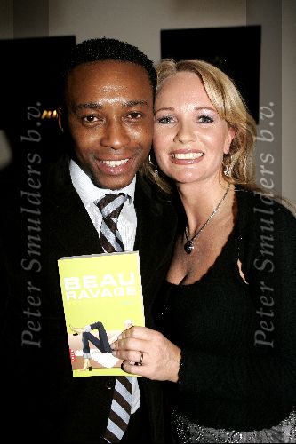 Rotterdam 23 november 2004
Uitreiking boek van Esther Blinker in de Rosso in Rotterdam.
Esther Blinker en Regi Blinker