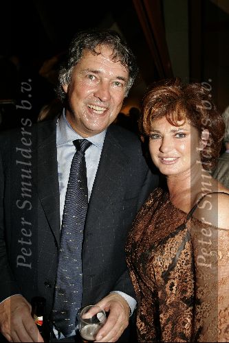 Amsterdam 26 november 2004
Premiere Andre v Duin in Carre
Ron Brandsteder met vrouw Yvonne Brandsteder