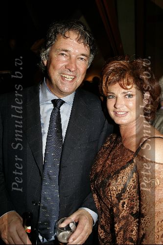 Amsterdam 26 november 2004
Premiere Andre v Duin in Carre
Ron Brandsteder met vrouw Yvonne Brandsteder