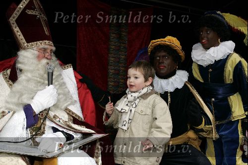 Amsterdam 27 november 2004
Sinterklaas op de cornelis schuytstraat.
Sinterklaas en Zwarte piet