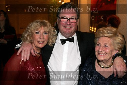 Eindhoven 21 november 2004
Premiere Hello Dolly in schouwburg Eindhoven.
Willeke Alberti  met Toni Alberti en Ria Alberti