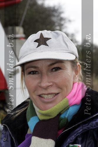 Muiderberg 12 oktober 2005
Dag tegen aanleg A6 en A9.
Annemieke Verdoorn met pet