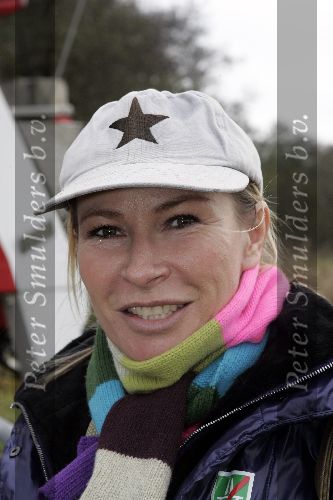 Muiderberg 12 oktober 2005
Dag tegen aanleg A6 en A9.
Annemieke Verdoorn met pet