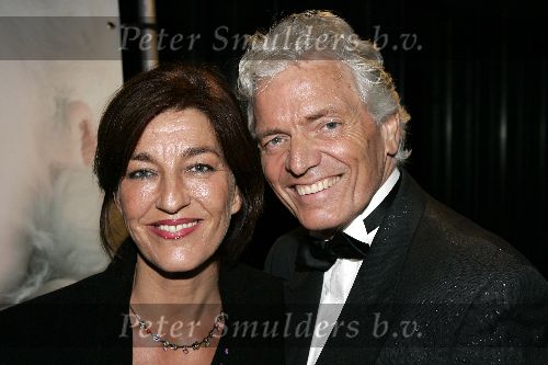 Rotterdam 9 november 2005
Premiere Holiday on ice in ahoy.
Ben Cramer met vrouw