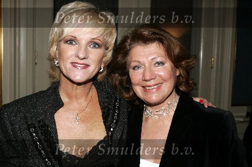 Amsterdam 11 november 2005
Presentatie dvd Tineke Schouten in Carre.
Tineke met Bruni Heinke