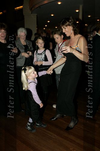 Hilversum14 november 2005
40 jaar BZN in studio 21.
Carola Smit met dochtertje