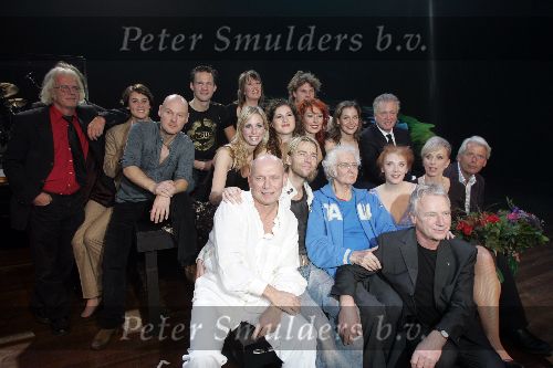 Tilburg, 20 November 2005
Premiere Turks Fruit in Stadsschouwburg Tilburg
Sjoerd Pleijsier, Antonie Kamerling, Jan Wolkers, Jelka v Houten, Ellen Evers e.a.