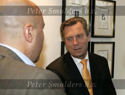 Amsterdam 21 november 2005
Presentatie boek Jaap Jongbloed en Simon Vuyk bij Mont Blanc op pc hooftstraat. Cees Korvinus