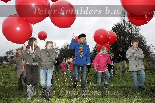 Muiderberg 12 oktober 2005
Dag tegen aanleg A6 en A9.
Daphne Deckers met pet/hoed