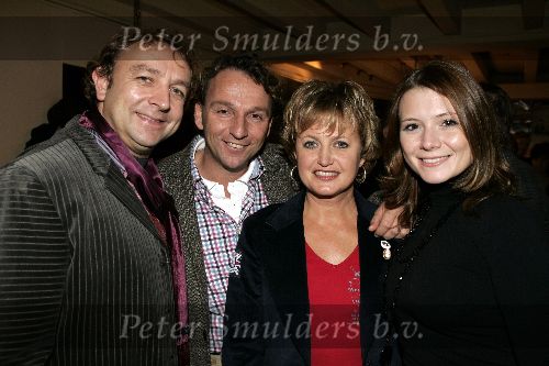 Amsterdam 7 november 2005
Presentatie boek van Agnes v Oeveren .
Jon v Eerd Dick Cohen Vera mann en Celine Purcell